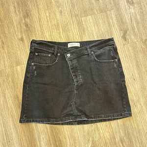 Abercrombie & Fitch - Mini Black Denim Skirt (L)